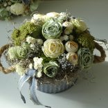 Vintage rózsás asztaldísz.