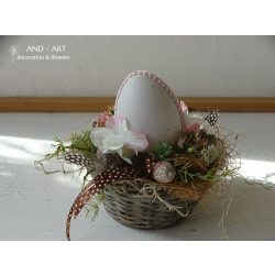 Tavaszi- húsvéti kosárka tojással. Rózsaszín