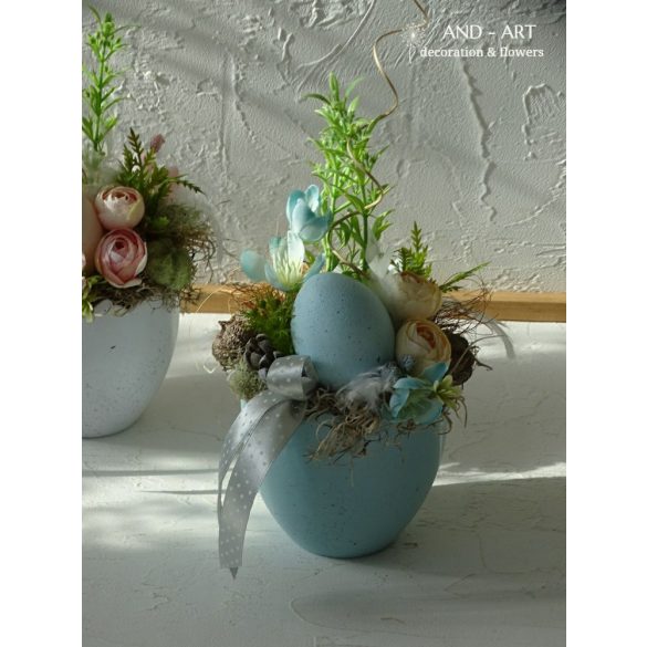 Tojásos húsvéti dekoráció, asztaldísz.