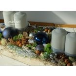 Éjkék, modern adventi dekoráció, adventi koszorú.